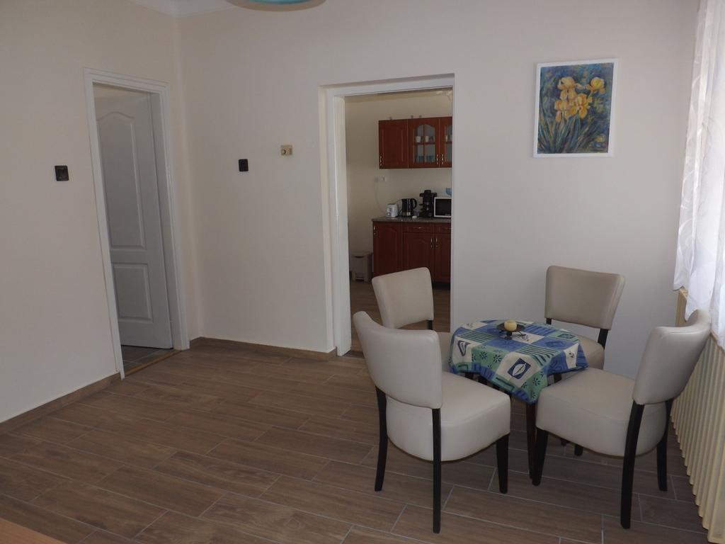 Fagyoengy Apartamento Sárvár Quarto foto